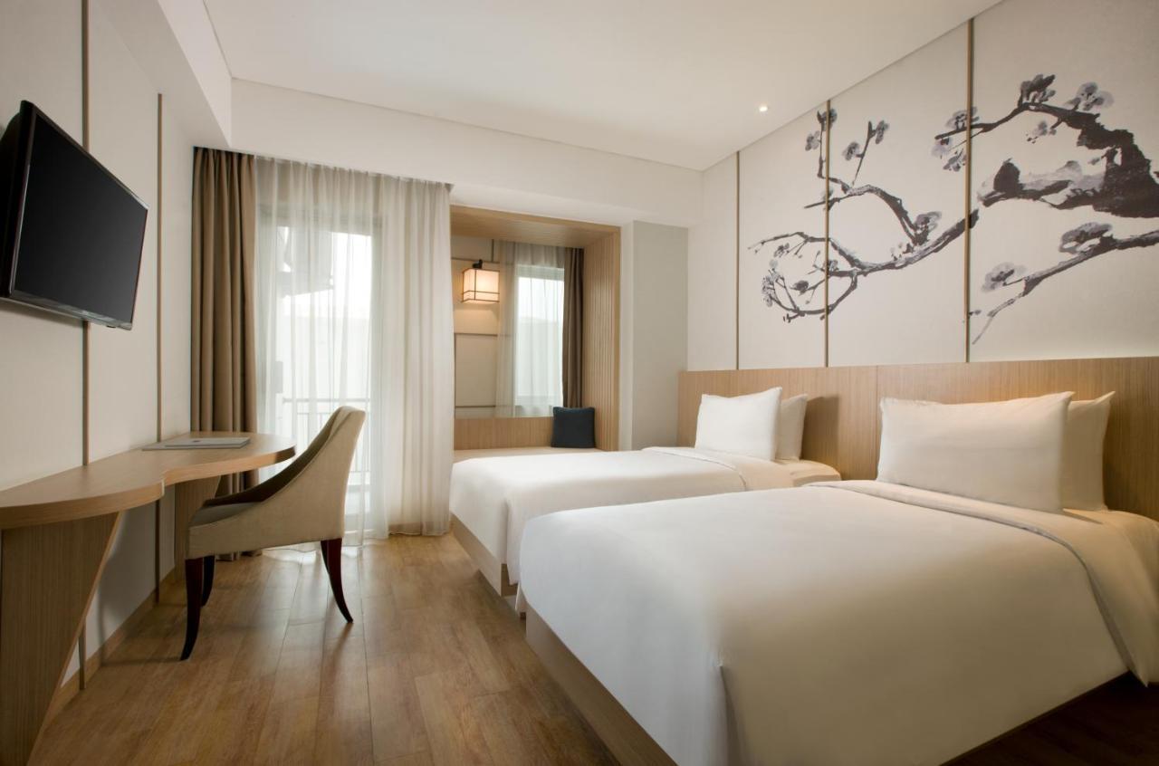 Hotel Santika Mega City Bekasi Exterior photo