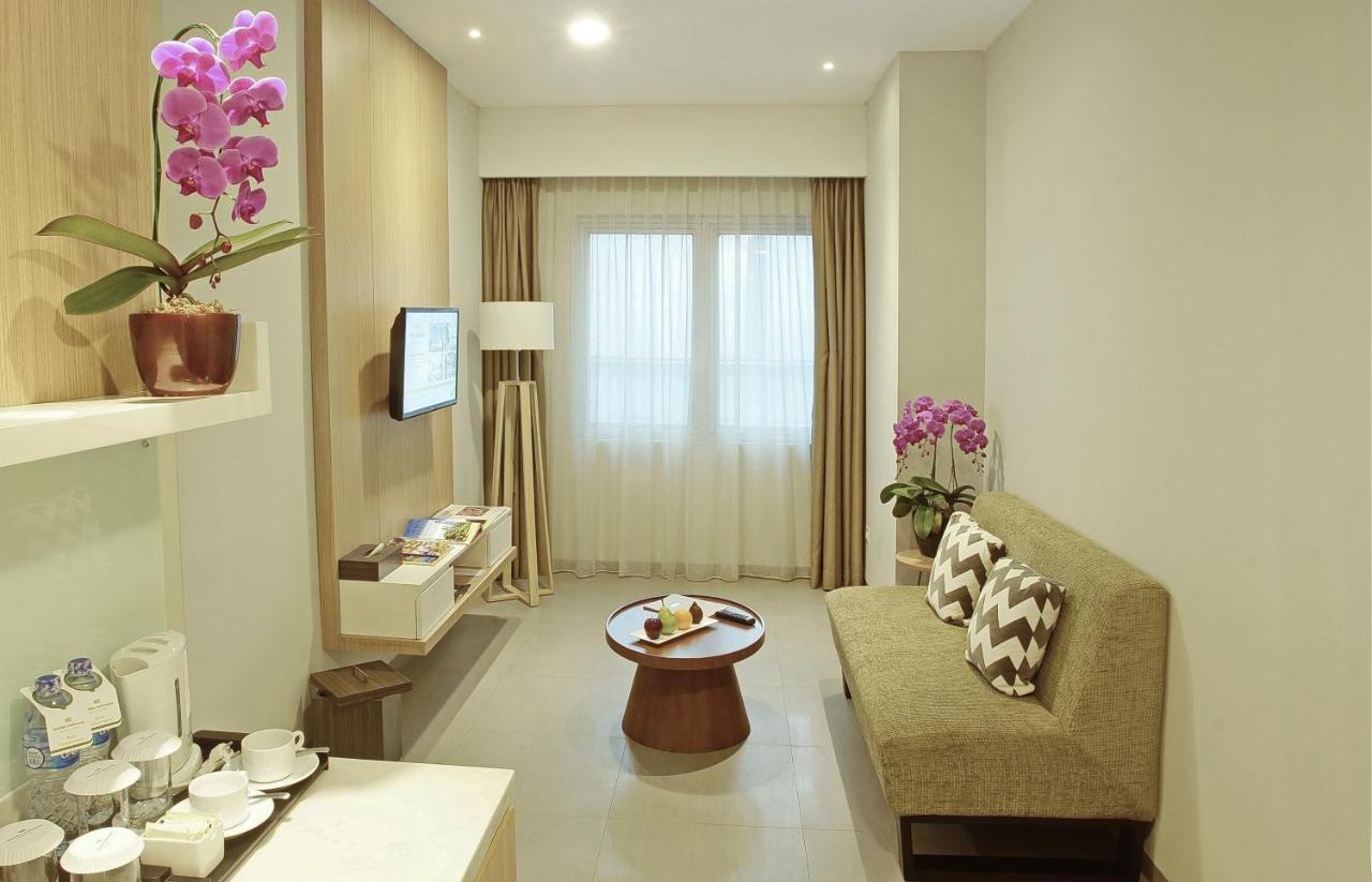 Hotel Santika Mega City Bekasi Exterior photo