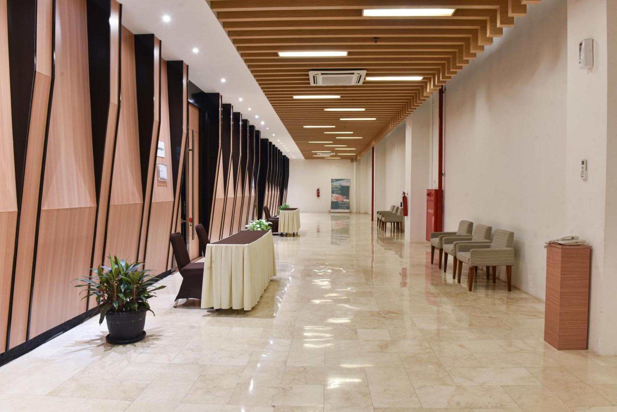 Hotel Santika Mega City Bekasi Exterior photo